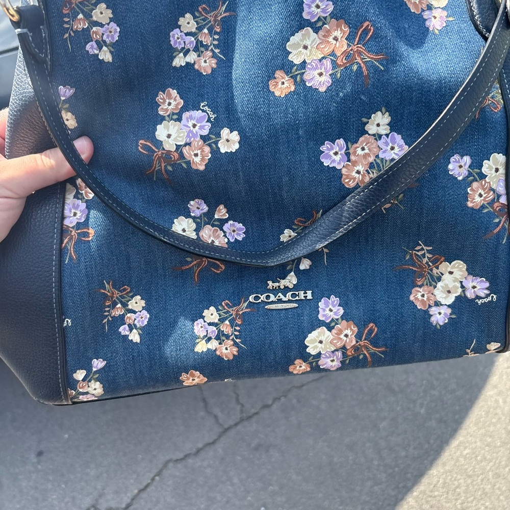 Coach Blue and Black Shoulder Bag with Elegant Design